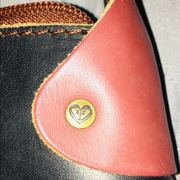 RARE Hand Stitched Roxy Vintage EUC Leather Purse - Picture 3 of 15